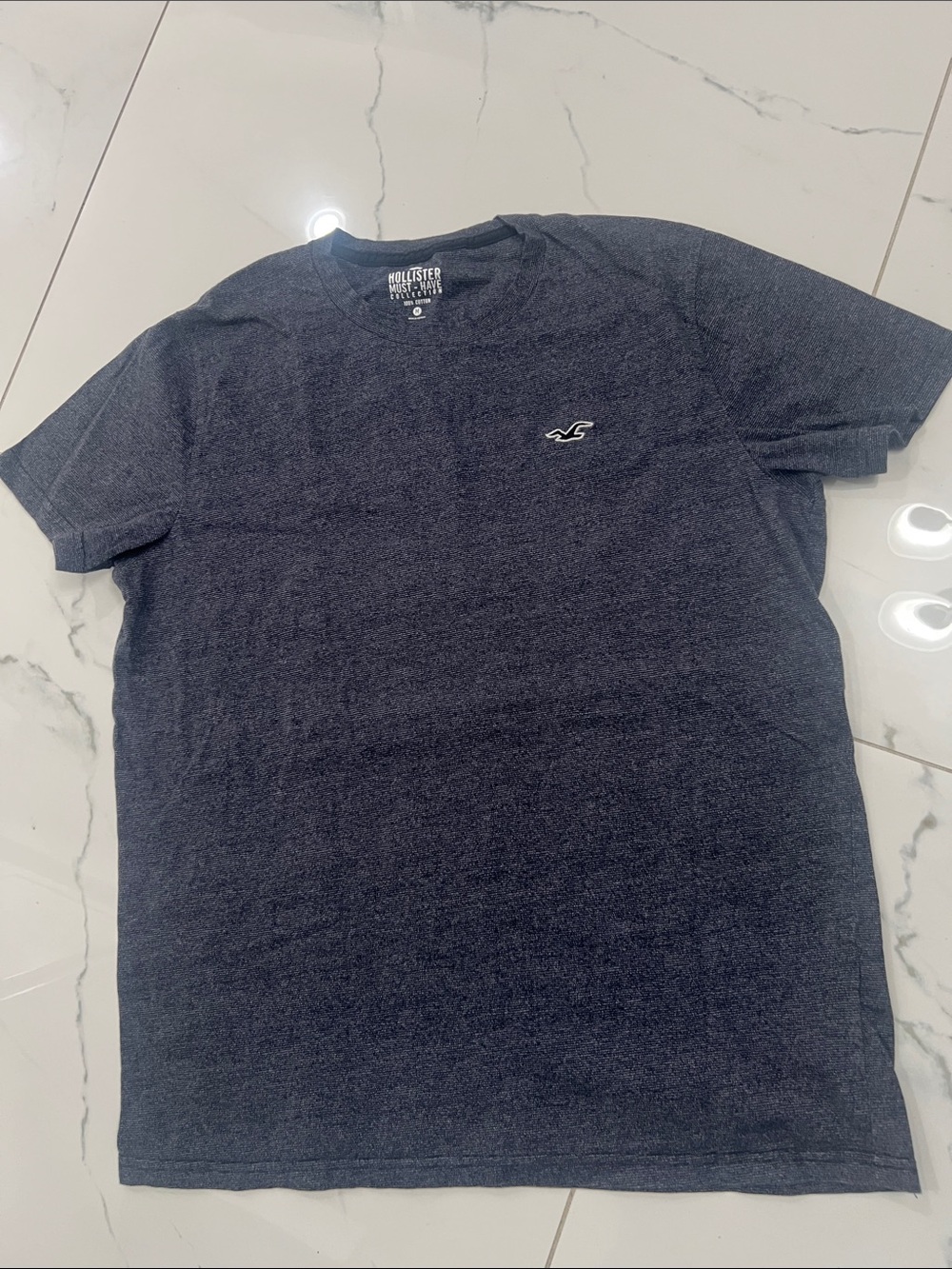 Hollister Men's Charcoal Heather Crew Neck Tee